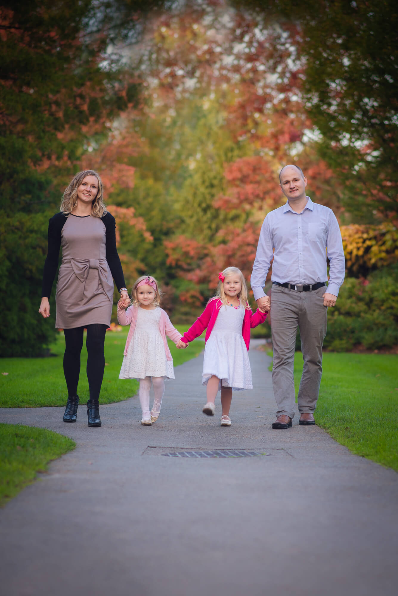 Beautiful Family pictures by Franctal Studio: Top Photographer serving Surrey, Langley, Burnaby, Coquitlam and throughout the lower Mainland